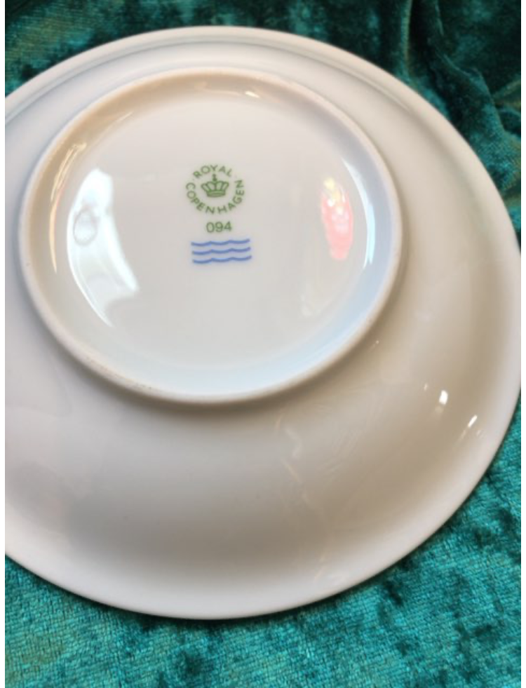 2 hvide glatte Royal Copenhagen